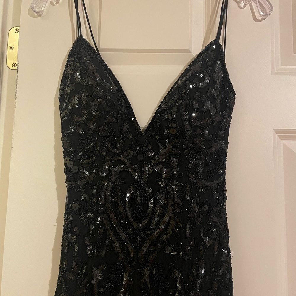 Sherrie Hill black Prom dress 54329 Beaded gown with deep 
V-neckline Sz2 Black - Picture 9 of 16